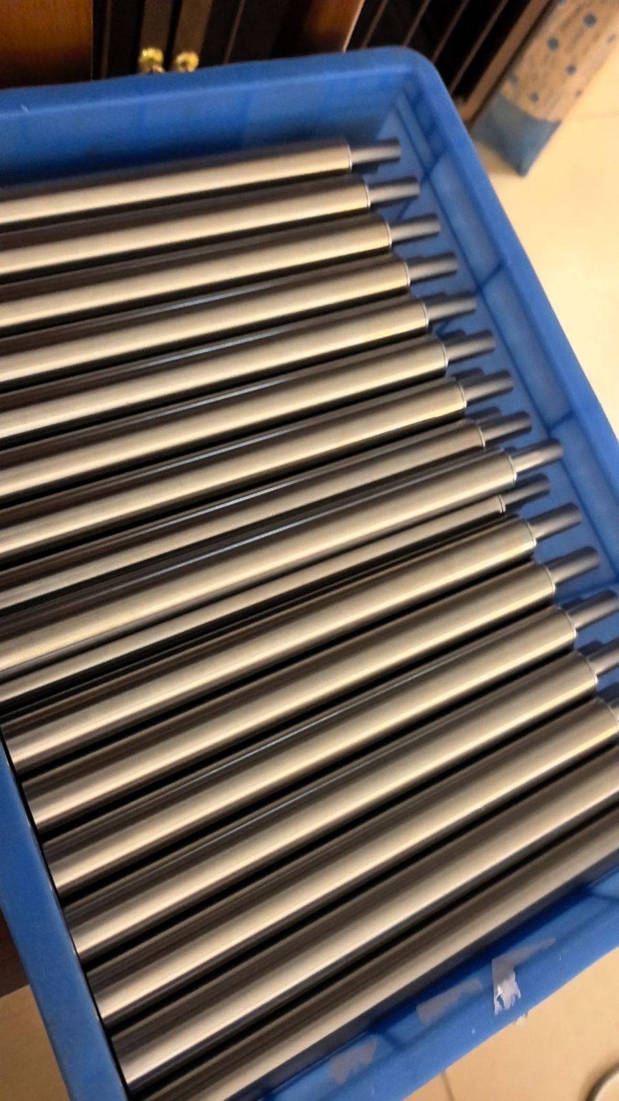 Tray of mirror-finish precision shafts